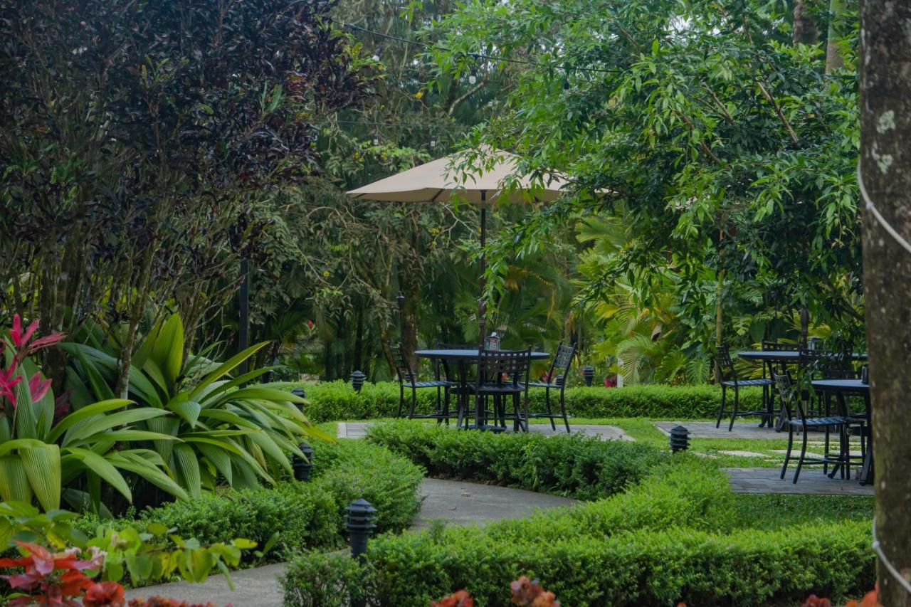 Hotel Lomas Del Volcan La Fortuna Exterior photo